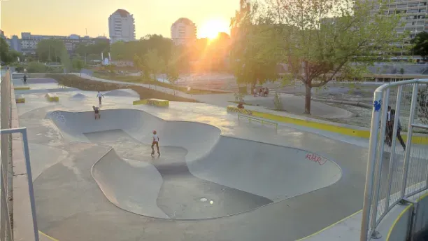 image of Skatepark du Mont d’Est, spot of Glisse Urb
